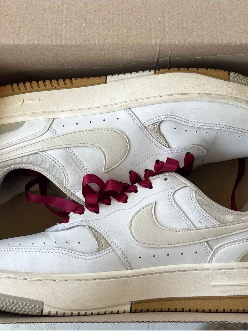 Nike White Women's Sneakers with Fuchsia Satin Laces
